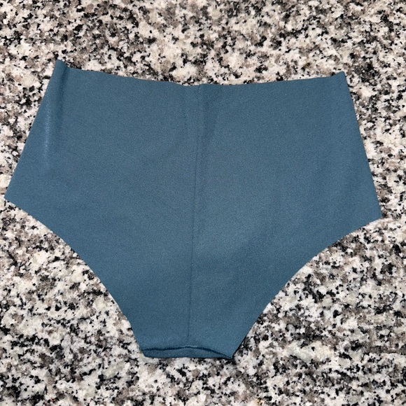 Victoria’s Secret “5” Pair Panty Bundle - Picture 12 of 12